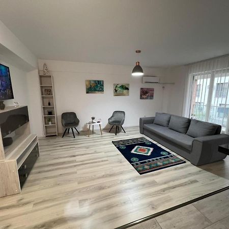 יאשי Chic Apartament Complex Inamstro מראה חיצוני תמונה