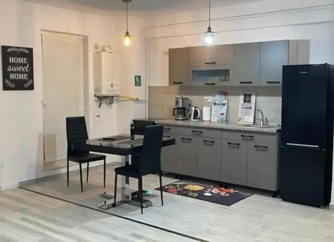 יאשי Chic Apartament Complex Inamstro מראה חיצוני תמונה