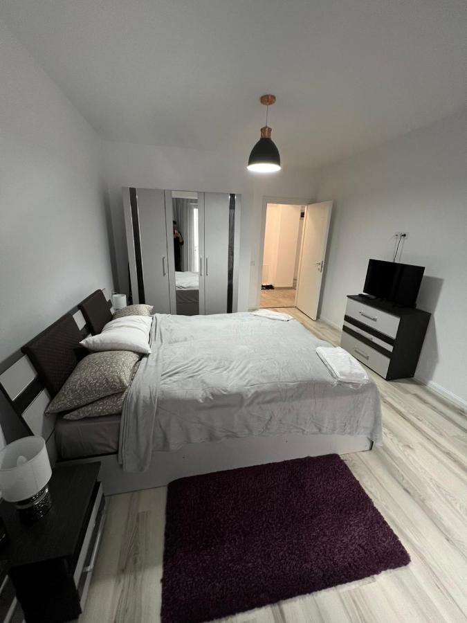 יאשי Chic Apartament Complex Inamstro מראה חיצוני תמונה