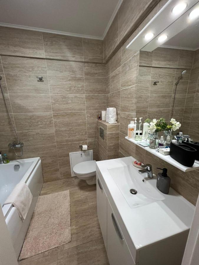 יאשי Chic Apartament Complex Inamstro מראה חיצוני תמונה